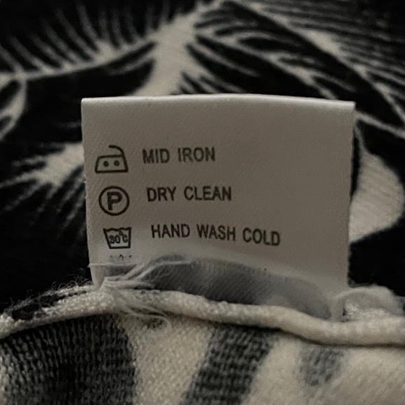 Pierri New York Floral Beaded Cardigan Sweater - Picture 14 of 15